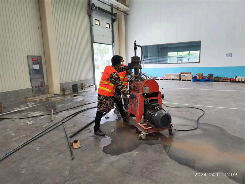 城西厂房地面下沉塌陷注浆加固施工